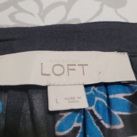 Ann Taylor Loft Garden Split Neck Blouse L Black Blue Floral Semi Sheer Loose - Picture 3 of 5